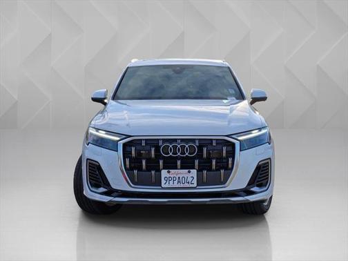 2025 Audi Q7 Premium Plus 55 TFSI quattro Tiptronic