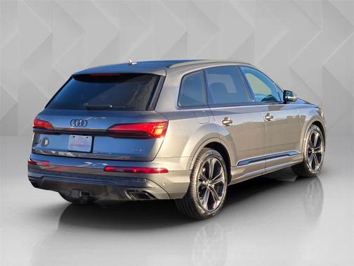 2025 Audi Q7 55 Premium Plus
