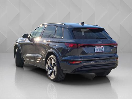 2025 Audi Q6 e-tron Premium Plus quattro