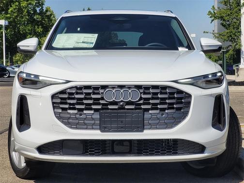 2025 Audi Q5 Premium Plus