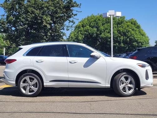 2025 Audi Q5 Premium Plus