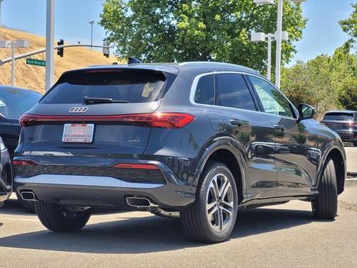 2025 Audi Q5 Premium