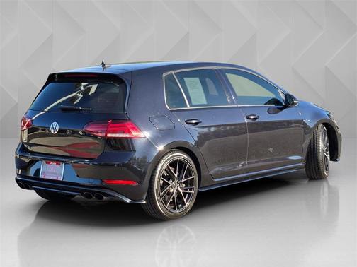 2018 Volkswagen Golf R 2.0T DSG