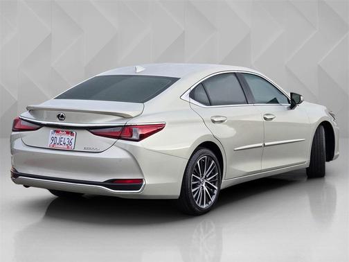 2023 Lexus ES 300h Base