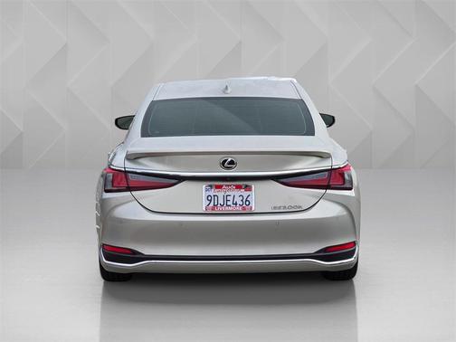 2023 Lexus ES 300h Base