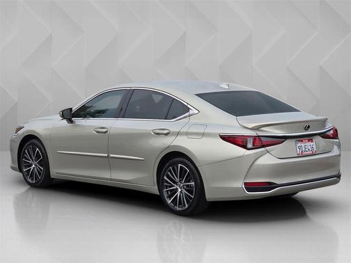 2023 Lexus ES 300h Base