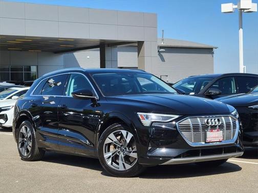 2022 Audi e-tron Premium