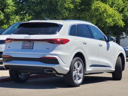 2025 Audi Q5 Premium Plus
