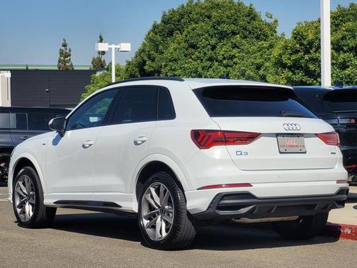 2024 Audi Q3 Premium 45 TFSI S line quattro Tiptronic