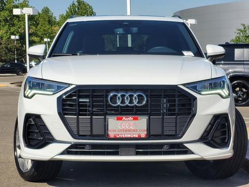 2024 Audi Q3 Premium 45 TFSI S line quattro Tiptronic