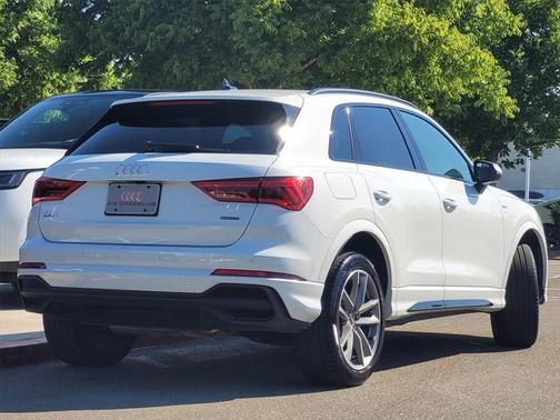 2024 Audi Q3 Premium 45 TFSI S line quattro Tiptronic