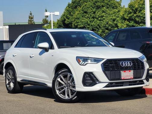 2024 Audi Q3 Premium 45 TFSI S line quattro Tiptronic