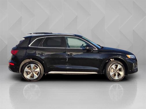 2022 Audi Q5 40 Premium Plus