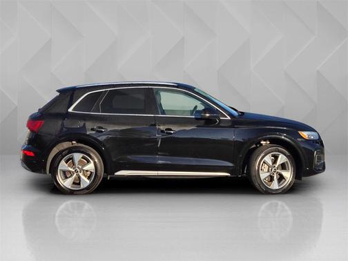 2022 Audi Q5 40 Premium Plus