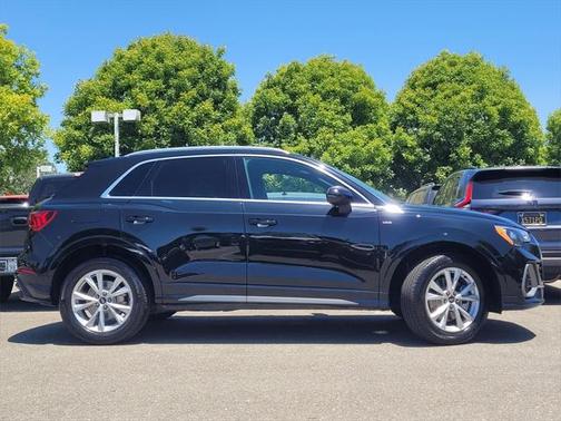 2022 Audi Q3 45 S line Premium