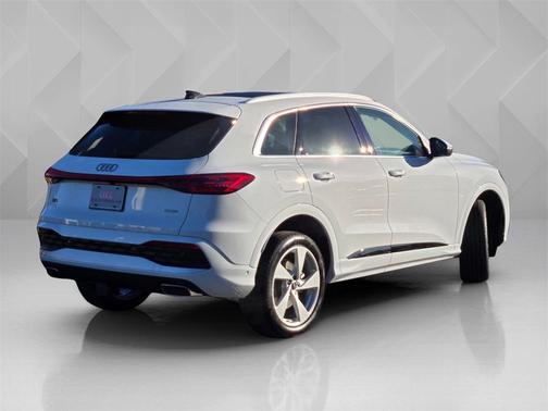 2025 Audi Q5 Premium Plus TFSI quattro S tronic