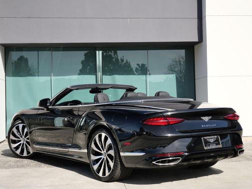Beluga (solid) 2026 Bentley Continental GT Base