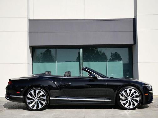 Beluga (solid) 2026 Bentley Continental GT Base