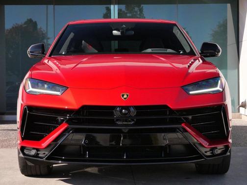 2023 Lamborghini Urus S
