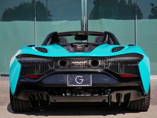 2026 McLaren Artura 
