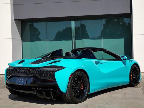 2026 McLaren Artura 