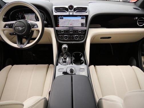 2025 Bentley Bentayga V8