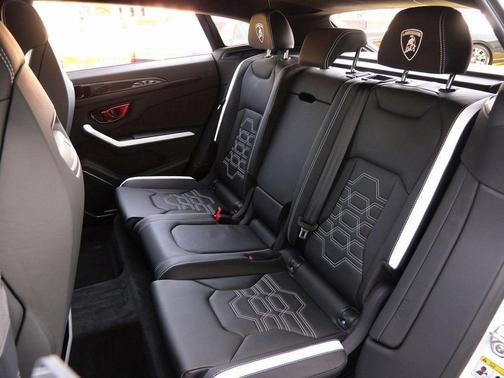 2025 Lamborghini Urus SE