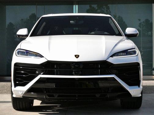 2025 Lamborghini Urus SE