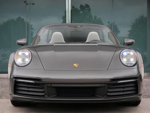 2023 Porsche 911 Carrera