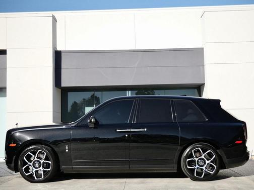 2022 Rolls-Royce Cullinan Black Badge