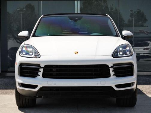 White 2022 Porsche Cayenne Cayenne