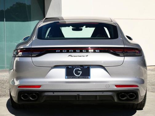 2022 Porsche Panamera 4 Executive