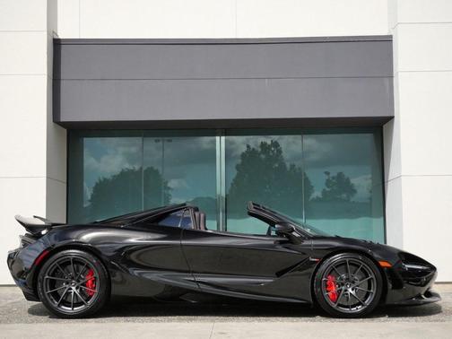 2025 McLaren 750S Spider