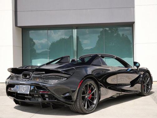 2025 McLaren 750S Spider