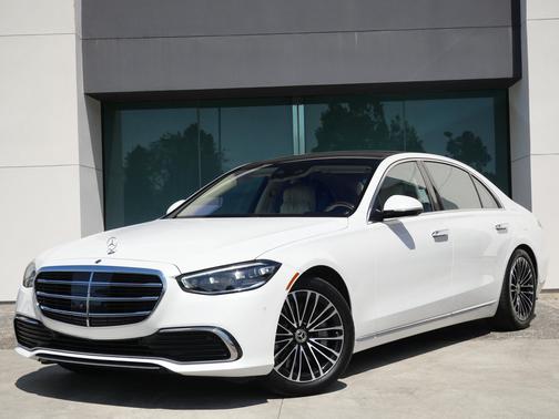 MANUFAKTUR Moonlight White Metallic 2025 Mercedes-Benz S-Class S 580e