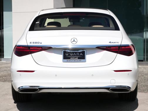 MANUFAKTUR Moonlight White Metallic 2025 Mercedes-Benz S-Class S 580e