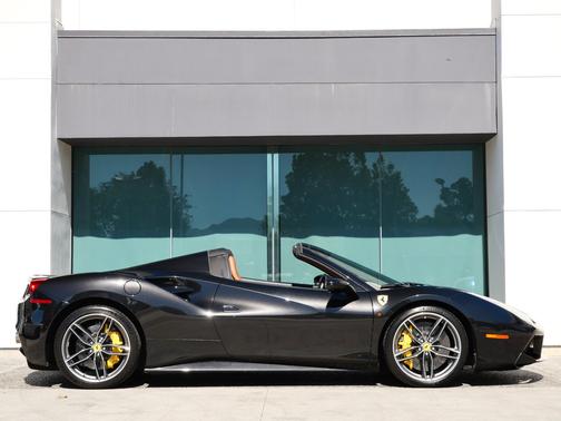Nero Daytona 2018 Ferrari 488 Spider Base