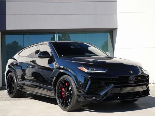 2023 Lamborghini Urus S