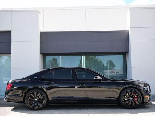 Beluga 2021 Bentley Flying Spur V8