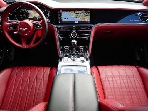 Beluga 2021 Bentley Flying Spur V8