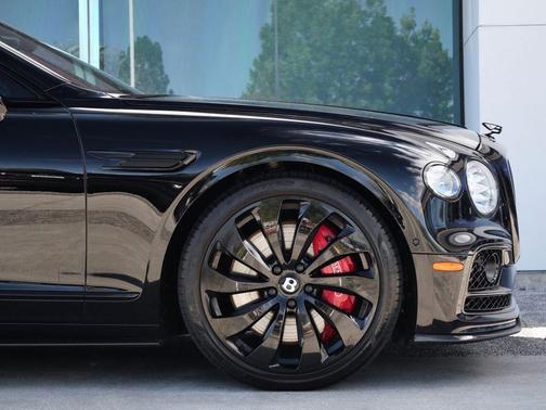 Beluga 2021 Bentley Flying Spur V8