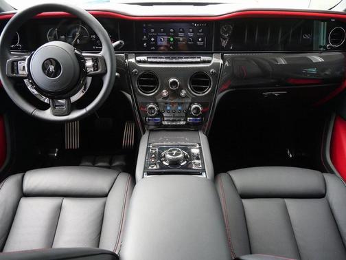 2025 Rolls-Royce Cullinan Black Badge