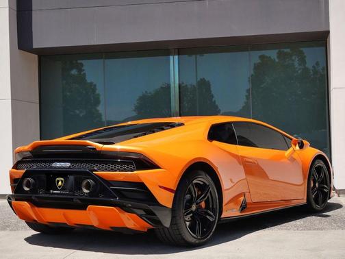 Arancio Borealis 2021 Lamborghini Huracan EVO Coupe
