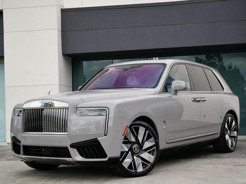 Tempest Gray 2026 Rolls-Royce Cullinan