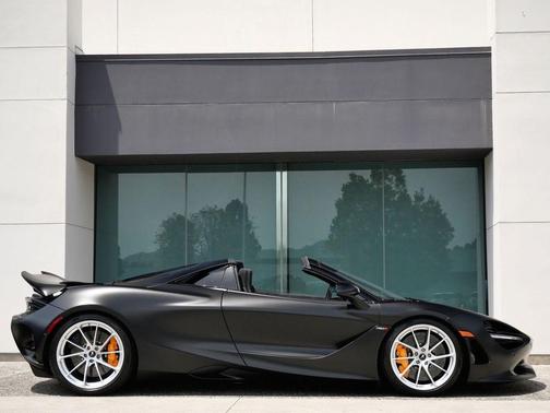 Onyx Black 2024 McLaren 750S Spider