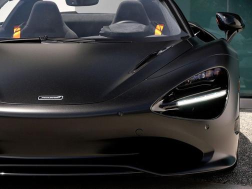 Onyx Black 2024 McLaren 750S Spider