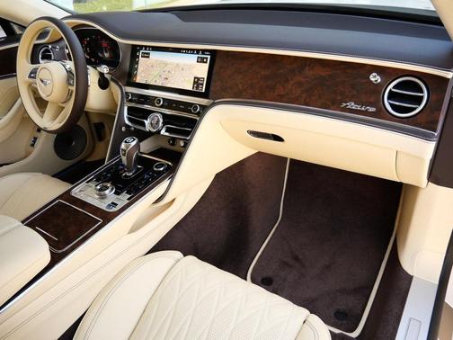 Magnolia 2026 Bentley Flying Spur Azure
