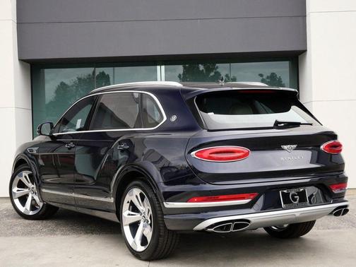 2025 Bentley Bentayga EWB 