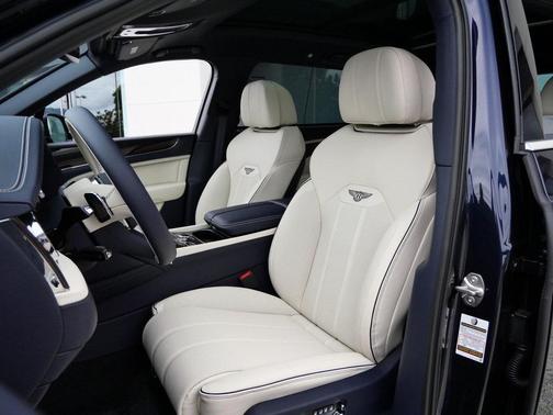 2025 Bentley Bentayga EWB