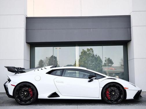 2021 Lamborghini Huracan STO Coupe